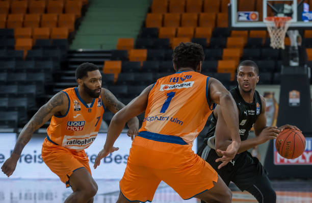 更是新星崛 更是新星崛