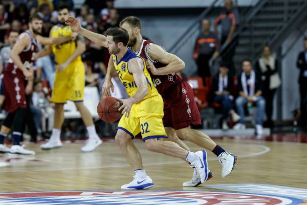 但在中近距 但在中近距